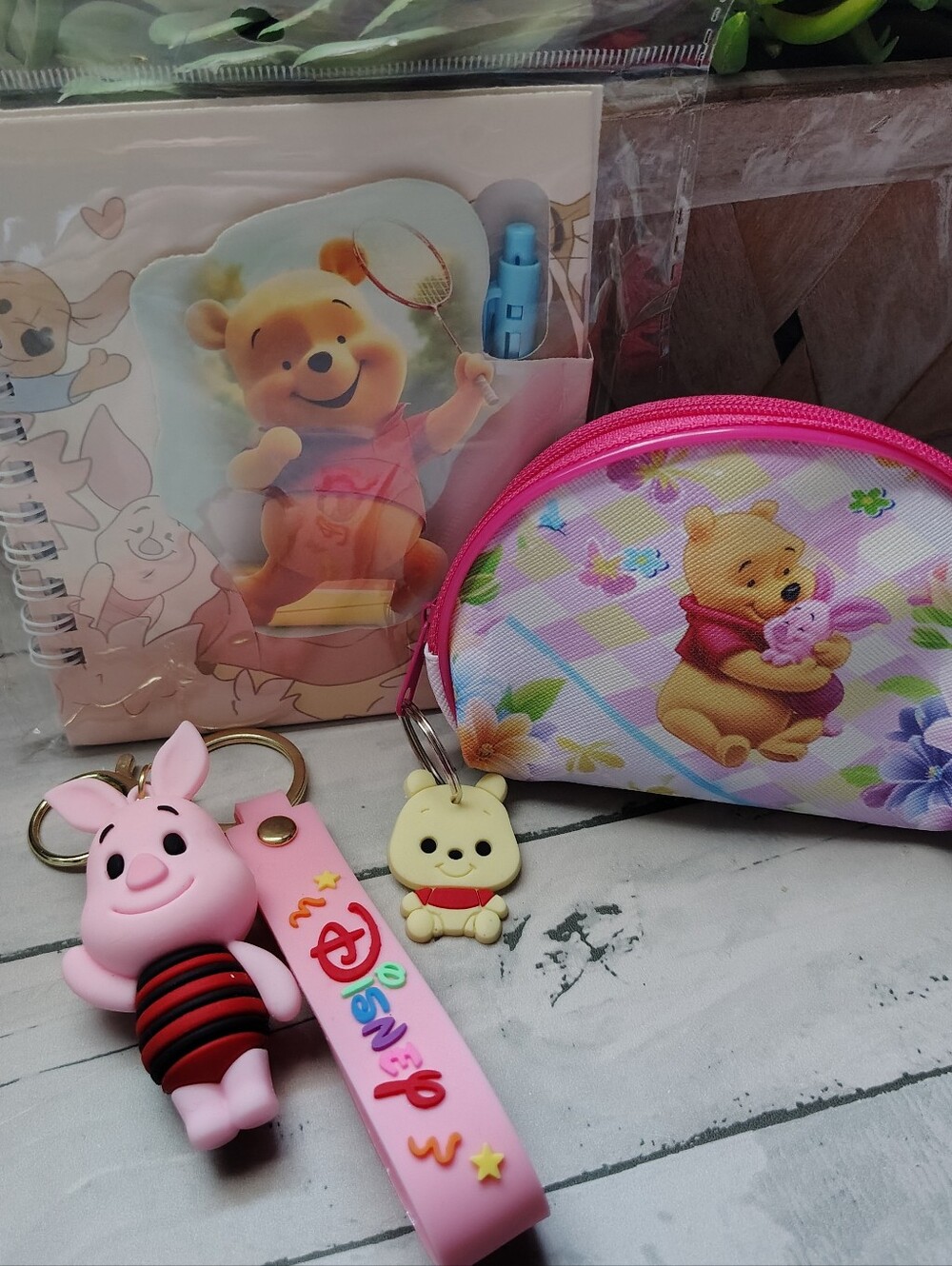 🍯Winnie The Pooh "Piglet" Gift Set (Keychain/Coin Pouch/Notepad)